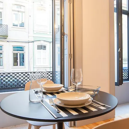 Apartman Modern Retro Downtown By Lovelystay
