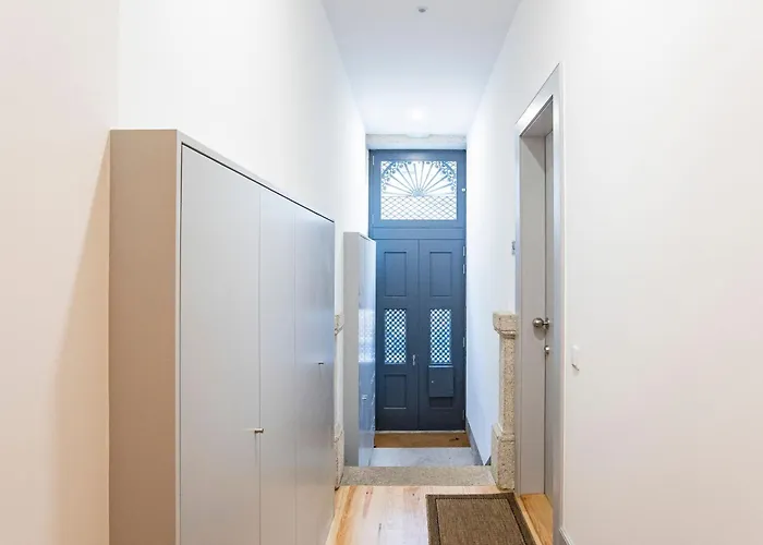 Modern Retro Downtown By Lovelystay