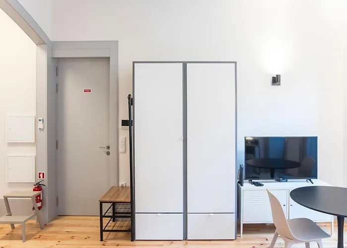 Modern Retro Downtown By Lovelystay *