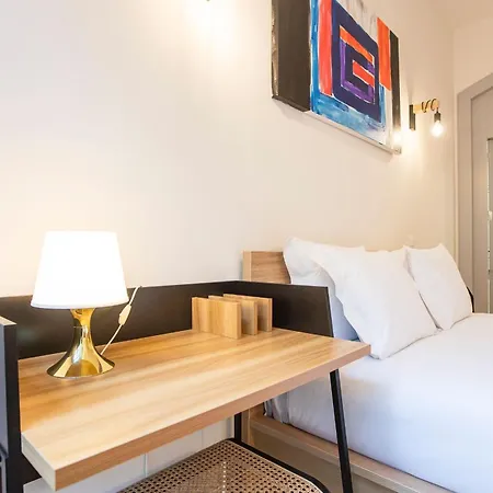 Modern Retro Downtown By Lovelystay Apartmán