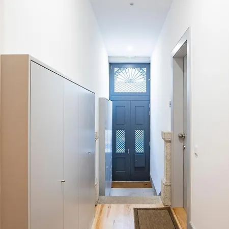 Modern Retro Downtown By Lovelystay